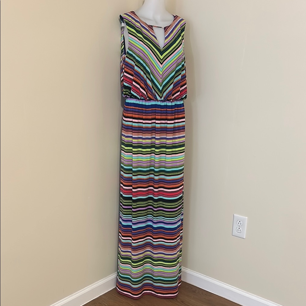 Blue and Red Sleeveless V-Neck Resort Maxi Sundress